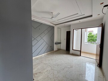 Room in 3 BHK Builder Floor at BPTP Parkland Pride, Sector 77 – for Sale