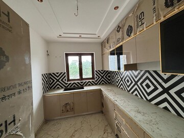 Balcony in 3 BHK Builder Floor at BPTP Parkland Pride, Sector 77 – for Sale