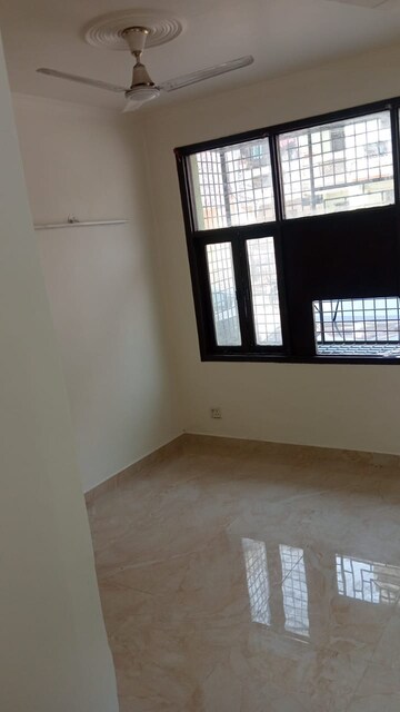Room in 2 BHK Apartment at Parsvnath Paradise, Rajendra Nagar – for Sale