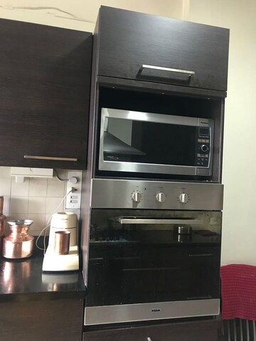 Furnished Amenities in 3 BHK Builder Floor at Richards Town – for Sale
