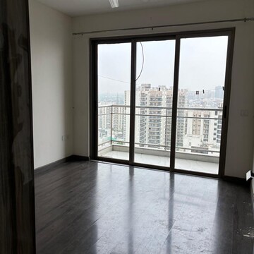 Room in 4 BHK Apartment at Tata Primanti-Tower Residences, Dhani – for Rent