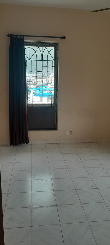 Room in 2 BHK Apartment at Kores Tower, Vartak Nagar – for Sale