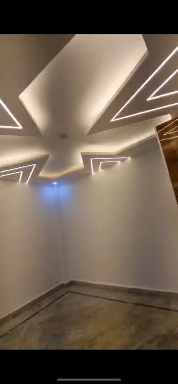 Furnished Amenities in 2 BHK Builder Floor at Uttam Nagar – for Sale