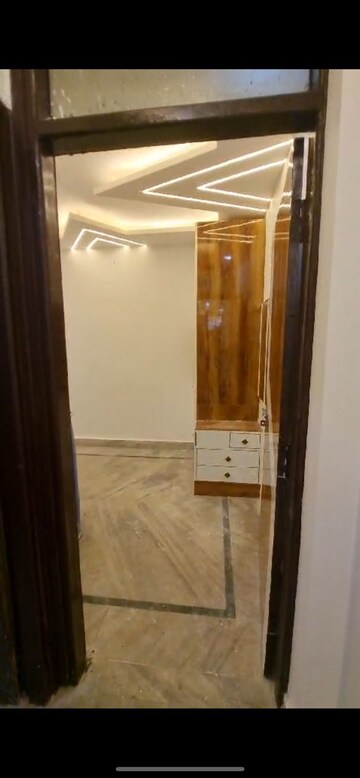 Building Lobby in 2 BHK Builder Floor at Uttam Nagar – for Sale