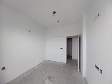 Room in 2 BHK Apartment at Mahagun Maverick, Sector 16c Greater Noida – for Sale