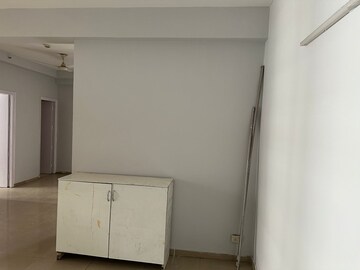 Room in 2.5 BHK Apartment at Mahagun Mywoods II, Sector 16c Greater Noida – for Sale