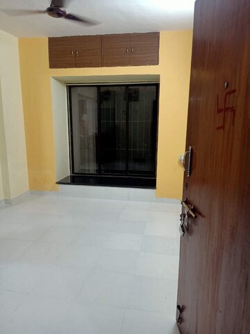 Room in 1 RK Apartment at Soham Parijat Gardens, Ghodbunder Road – for Sale