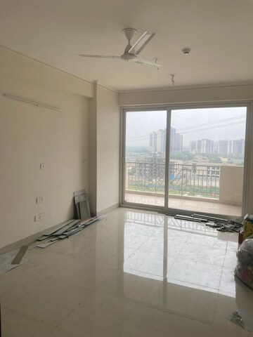 Room in 3 BHK Apartment at Pareena Coban Residences, Sector 99a – for Sale