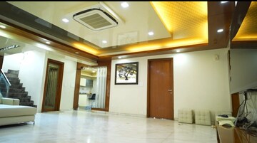 Room in 3 BHK Apartment at Royal Arcade Koramangala, Koramangala – for Sale