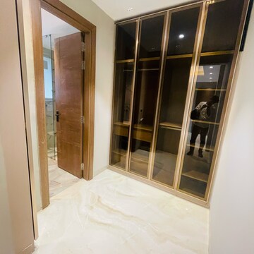 Room in 3.5 BHK Builder Floor at Vipul World Floors, Sector 48 – for Sale