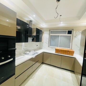 Kitchen in 3.5 BHK Builder Floor at Vipul World Floors, Sector 48 – for Sale