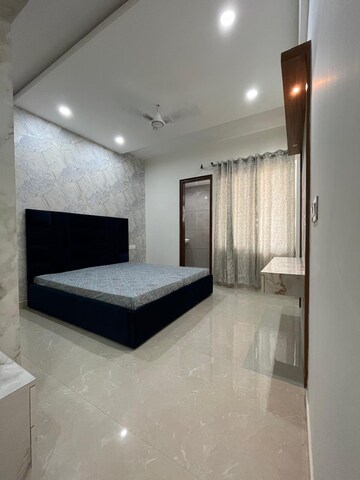 Room in 3 BHK Builder Floor at Aerocity – for Sale