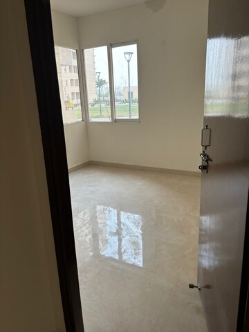 Room in 2 BHK Apartment at Signature Global Orchard Avenue, Sector 93 – for Sale