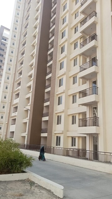 2.5 BHK Apartment – Exterior View View at Amrapali Golf Homes, Sector 4, Greater Noida - for Sale