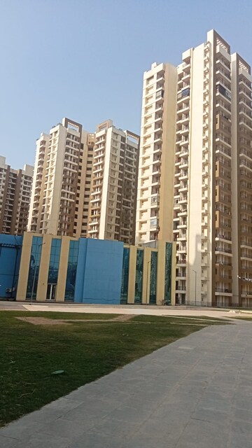 2.5 BHK Apartment – Exterior View View at Amrapali Golf Homes, Sector 4, Greater Noida - for Sale