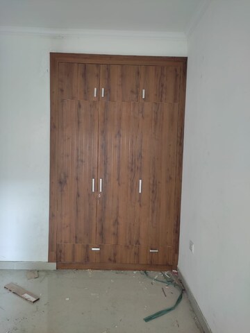 Furnished Amenities in 2 BHK Apartment at Signature Global Orchard Avenue, Sector 93 – for Sale