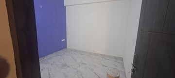 Room in 2.5 BHK Builder Floor at Sector 73 – for Sale