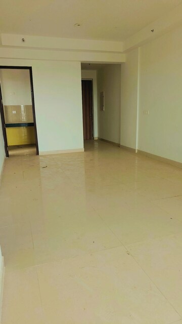 Room in 3 BHK Apartment at Capital Residency 360, Sector 70a – for Sale