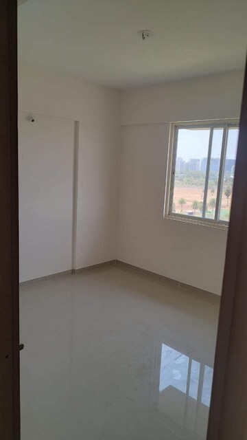 Room in 2 BHK Apartment at Nyati Evolve 1, Magarpatta City – for Sale