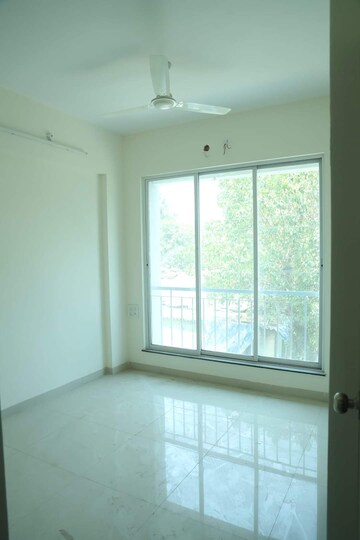 Room in 2 BHK Apartment at Agarwal And Doshi Complex, Vasai West – for Sale
