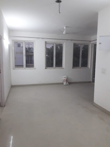 Room in 3 BHK Builder Floor at Puri Vip Floors, Sector 81 – for Sale