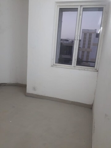 Room in 3 BHK Builder Floor at Puri Vip Floors, Sector 81 – for Sale
