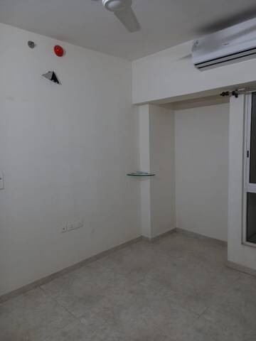 Room in 2 BHK Apartment at Lodha Amara, Kolshet Road – for Sale