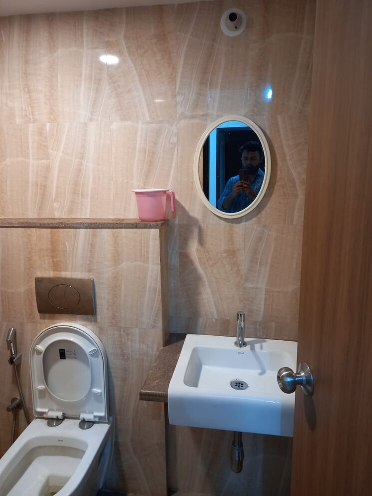 Bathroom, lodha-amara 2 Bedroom 659 Sq.Ft. Apartment In Kolshet Road Thane 7306011