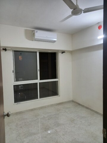 Room in 2 BHK Apartment at Lodha Amara, Kolshet Road – for Sale