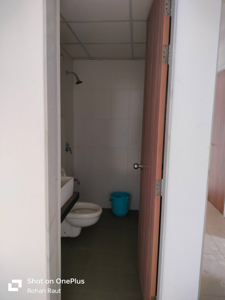 Bathroom, godrej-emerald 1.5 Bedroom 510 Sq.Ft. Apartment In Ghodbunder Road Thane 7306237