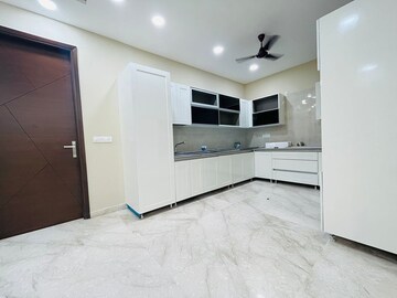Kitchen in 3.5 BHK Apartment at Ambience Island Lagoon, Sector 24 – for Sale
