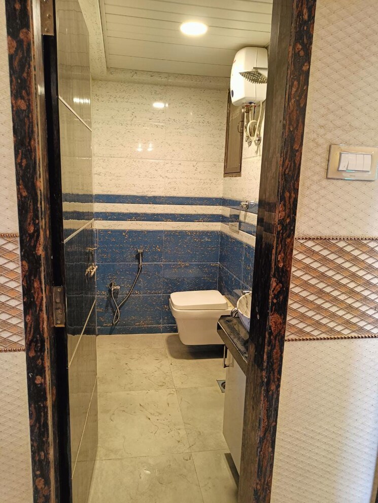 Bathroom, the-legend-apartment 3 Bedroom 1200 Sq.Ft. Apartment In Kharghar Navi Mumbai 6929015
