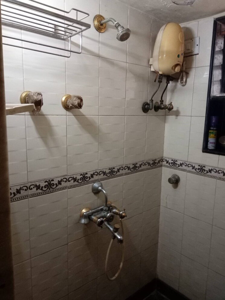 Bathroom, chouhan-empire 2 Bedroom 750 Sq.Ft. Apartment In Jogeshwari West Mumbai 7306454