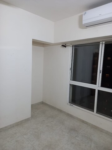 Room in 2 BHK Apartment at Lodha Amara, Kolshet Road – for Sale
