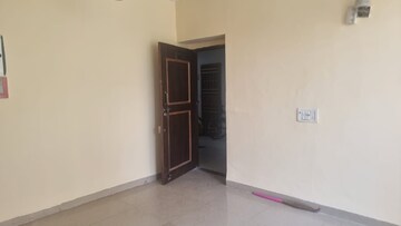 Room in 3.5 BHK Apartment at Unitech Uniworld Gardens 2, Sector 47 – for Sale