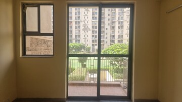 Room in 3.5 BHK Apartment at Unitech Uniworld Gardens 2, Sector 47 – for Sale