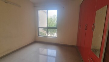Room in 3.5 BHK Apartment at Unitech Uniworld Gardens 2, Sector 47 – for Sale