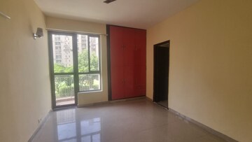 Room in 3.5 BHK Apartment at Unitech Uniworld Gardens 2, Sector 47 – for Sale