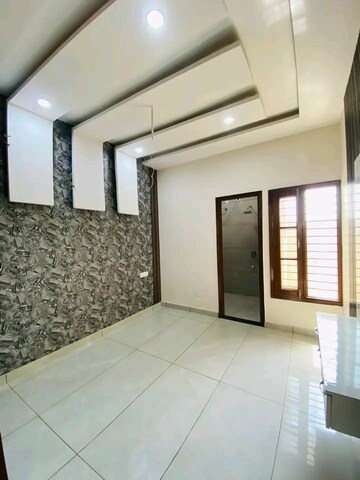 Room in 3 BHK Independent House at Sector 123 – for Sale