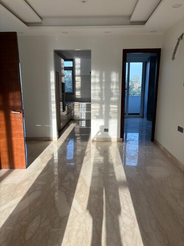 Building Lobby in 3 BHK Builder Floor at Palam Vihar – for Sale