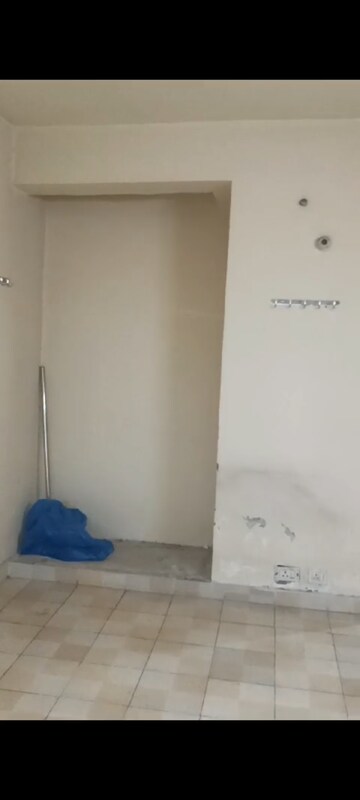 Room in 2 BHK Apartment at Sector 86 – for Sale