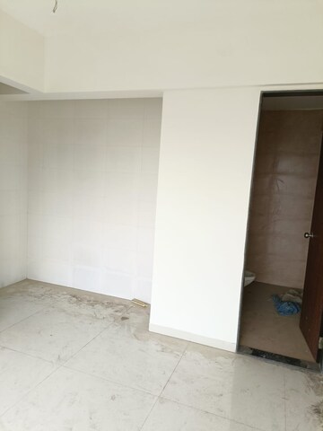 Room in 1.5 BHK Apartment at Metropolis Aquaris Phase 1, Kasarvadavali – for Sale