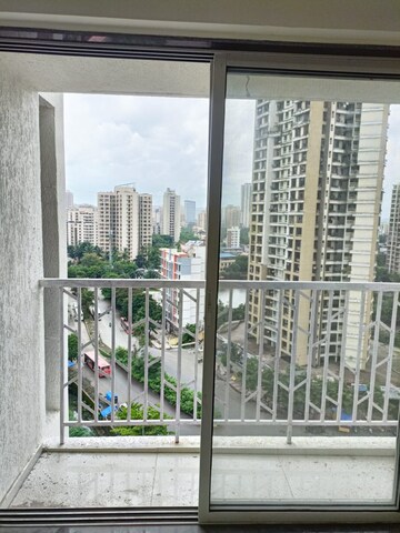Balcony in 1.5 BHK Apartment at Metropolis Aquaris Phase 1, Kasarvadavali – for Sale