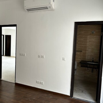 Room in 3.5 BHK Builder Floor at BPTP Country Floor, Sector 102 – for Sale