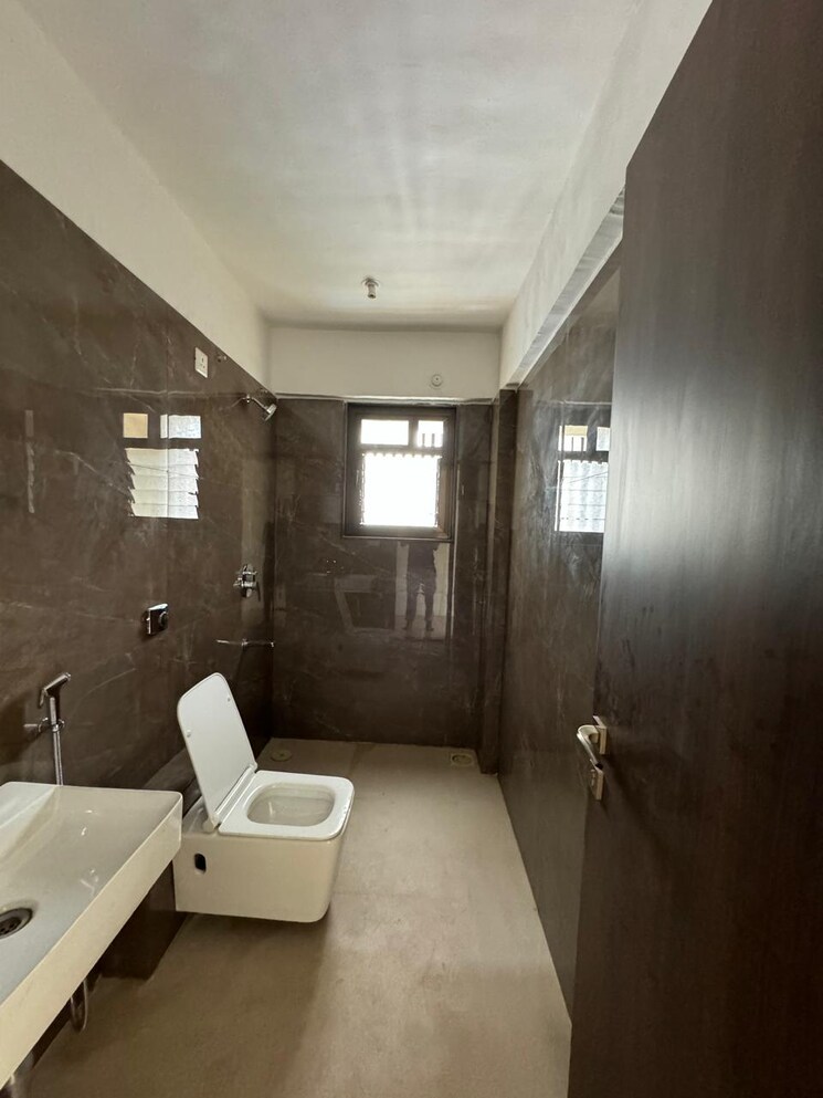 Bathroom, sai-vihar-residency 2 Bedroom 950 Sq.Ft. Apartment In Pashan Sus Road Pune 7307068