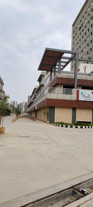  Shop – Exterior View View at V Square Oodles Skywalk, Sector 83 - for Rent