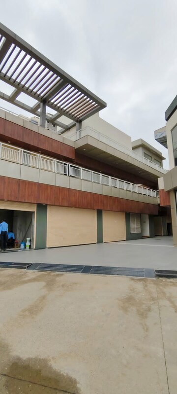  Shop – Exterior View View at V Square Oodles Skywalk, Sector 83 - for Rent