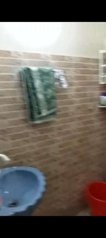 Parking in 2 BHK Builder Floor at Uttam Nagar – for Sale