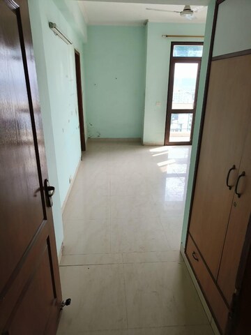 Bathroom in 3 BHK Apartment at Vipul Greens, Sector 48 – for Sale