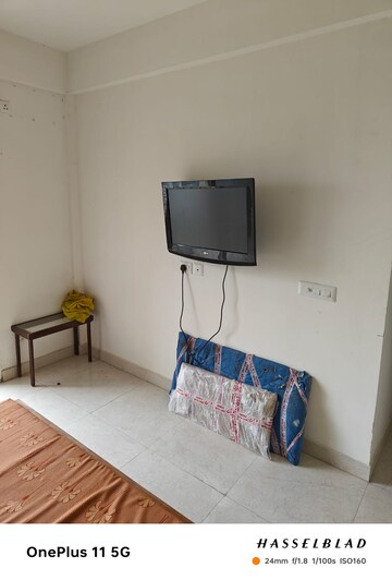 Furnished Amenities in 2 BHK Apartment at Signature Global Orchard Avenue, Sector 93 – for Sale